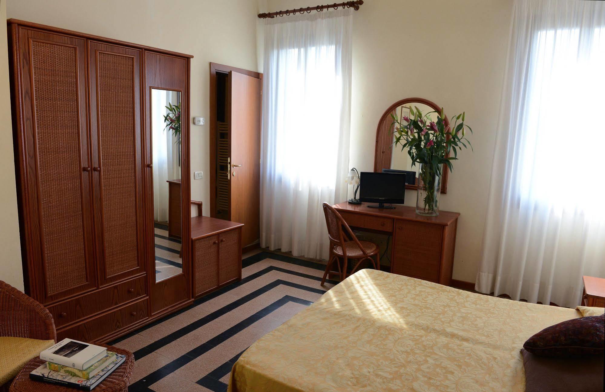 Hotel Villa Orio E Beatrice ヴェネツィア・リド島 エクステリア 写真